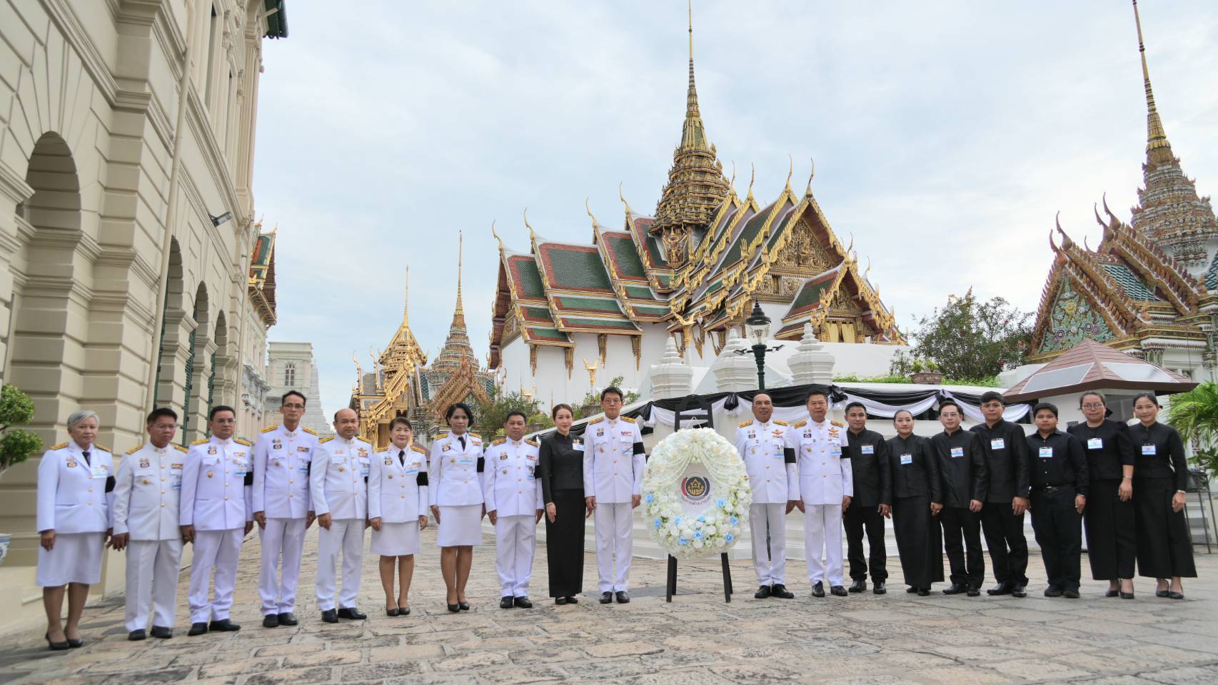 พช.สมุทรปราการ น้อมรำลึกในพระมหากรุณาธิคุณ ร่วมเป็นเจ้าภาพบำเพ็ญกุศลถวายพระศพ สมเด็จพระนางเจ้าสิริกิติ์ พระบรมราชินีนาถ พระบรมราชชนนีพันปีหลวง