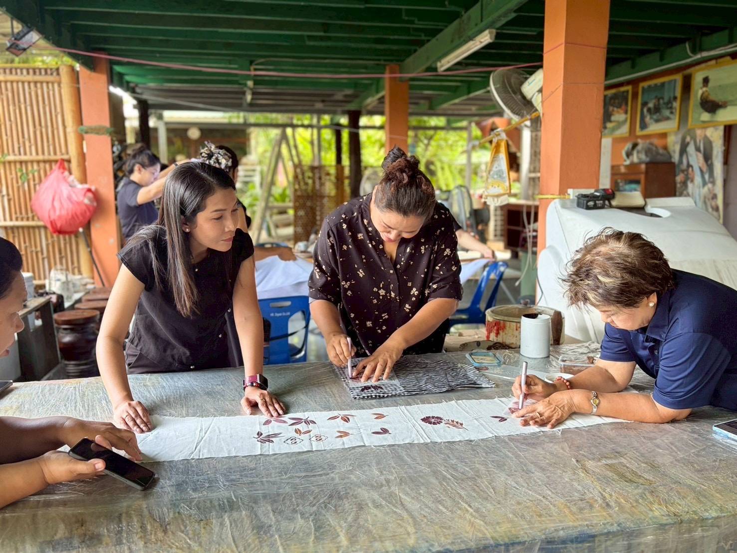 🕊️พช.สมุทรปราการ เตรียมความพร้อมสู่การประกวดผ้าลายพระราชทาน ประจำปี 2569🕊️