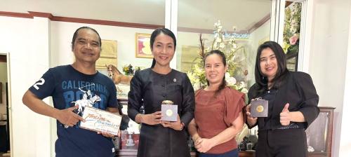 🚩พช.สมุทรปราการ ลงพื้นที่ติดตามการดำเนินงานศิลปิน OTOP "สานเงินสานทอง"