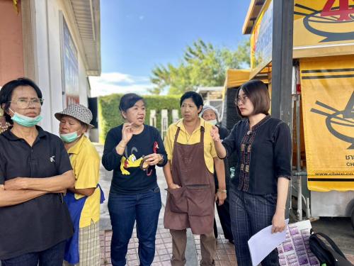 🌟 พช.สมุทรปราการ : สพอ.บางบ่อ ลงพื้นที่ดำเนินโครงการพัฒนาช่องทางการตลาด กิจกรรมตลาดนัดคนไทยยิ้มได้